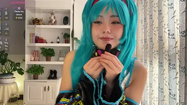 nanaliu6 online show from 10/20/25, 06:59