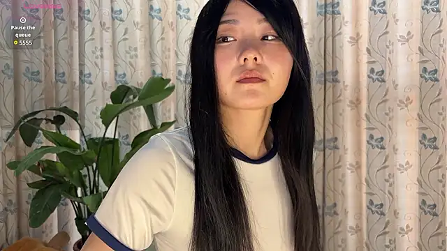 nanaliu6 online show from 02/14/26, 10:48