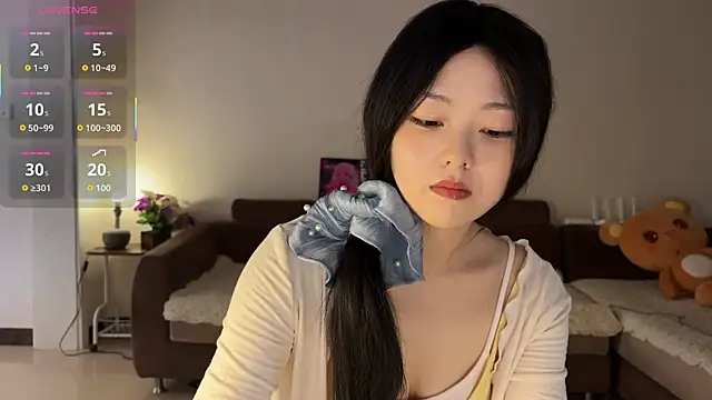 nanaliu6 online show from 10/04/25, 02:46