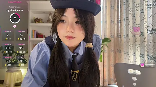 nanaliu6 online show from 10/19/25, 07:33