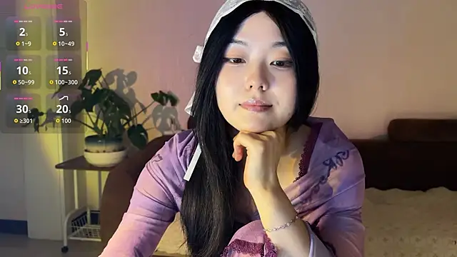 nanaliu6 online show from 10/13/25, 01:12