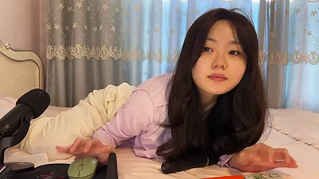 nanaliu6 online show from 11/11/25, 02:17