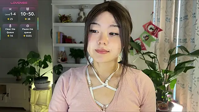 nanaliu6 online show from 10/30/25, 01:04