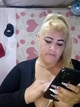 BonniAdams online show from 09/30/25, 06:03