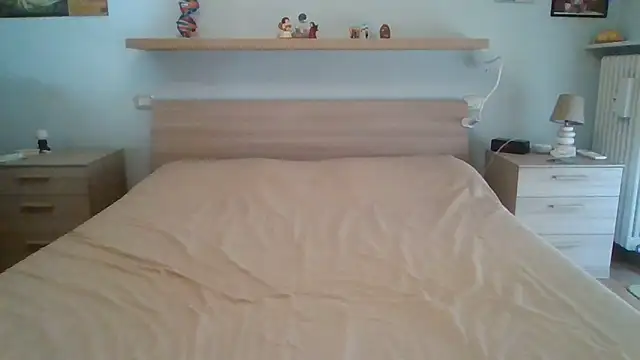 Snapshot of PrincessEileen89 chatting on 10/01/25, 10:09 PrincessEileen89 online show from 10/01/25, 10:09