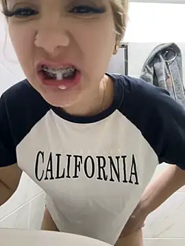 akirahattori online show from 11/17/25, 04:05