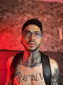 Walker Thomas1 online show from 03/24/26, 12:16