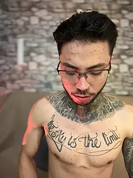 Walker Thomas1 online show from 03/06/25, 09:36