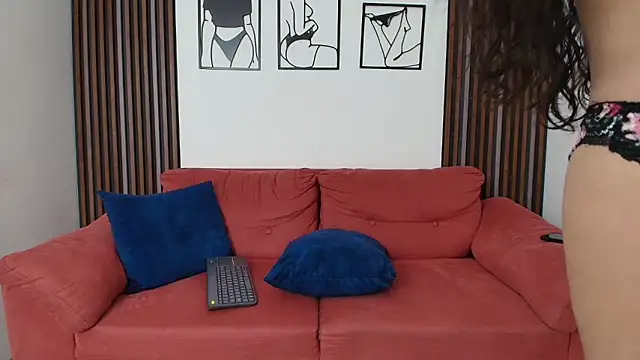 Snapshot of ema_abby chatting on 09/15/25, 09:26 ema abby online show from 09/15/25, 09:26