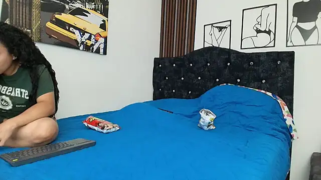 Snapshot of ema_abby chatting on 11/16/25, 11:19 ema abby online show from 11/16/25, 11:19