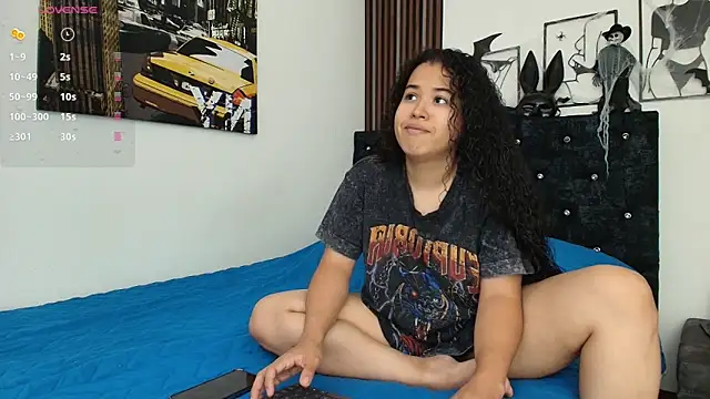 Snapshot of ema_abby chatting on 10/31/25, 07:32 ema abby online show from 10/31/25, 07:32