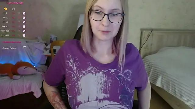 Agatha Mott online show from 10/24/25, 05:06