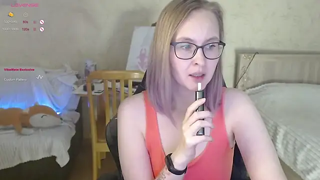 Agatha Mott online show from 10/20/25, 04:14