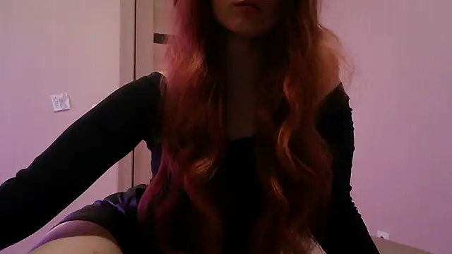  AliceOwen  online show from 03/18/25, 09:32