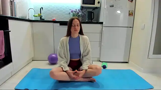 Snapshot of Katya_yoga chatting on 10/06/25, 03:51 Katya yoga online show from 10/06/25, 03:51