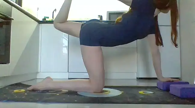 Snapshot of Katya_yoga chatting on 03/17/25, 04:29 Katya yoga online show from 03/17/25, 04:29