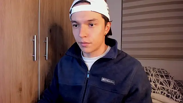 Mastrangelo xxx online show from 12/17/25, 04:17