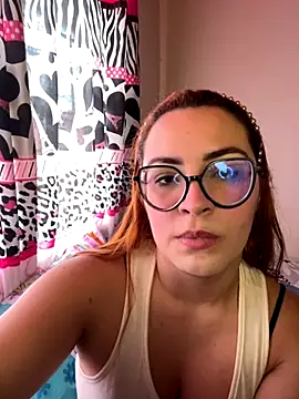 Snapshot of JessyCream chatting on 09/28/25, 06:59 JessyCream online show from 09/28/25, 06:59