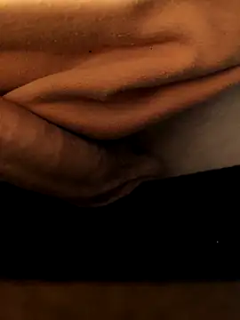 Snapshot of leinadanal chatting on 03/07/25, 01:20 leinadanal online show from 03/07/25, 01:20