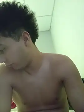 Snapshot of Megan2077 chatting on 11/12/25, 04:16 Megan2077 online show from 11/12/25, 04:16