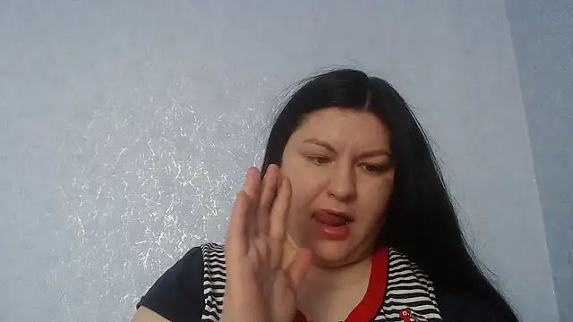 KiraSwee online show from 01/13/26, 07:45