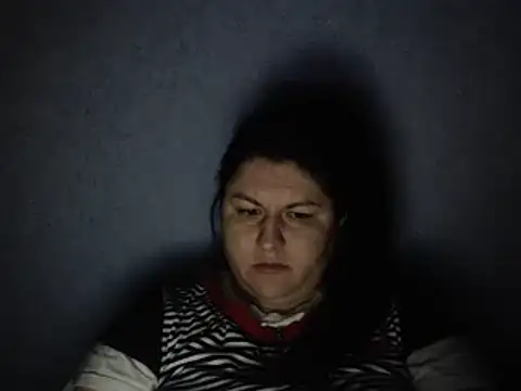 KiraSwee online show from 10/19/25, 06:21