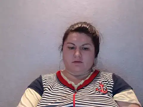 KiraSwee online show from 02/02/25, 06:20