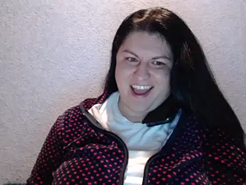 KiraSwee online show from 10/18/25, 04:53