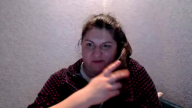 KiraSwee online show from 10/23/25, 05:33