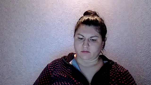 KiraSwee online show from 11/18/25, 07:06