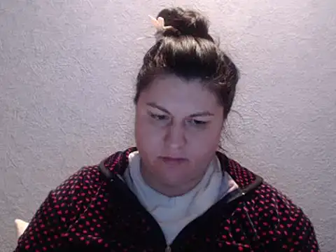 KiraSwee online show from 10/17/25, 06:21