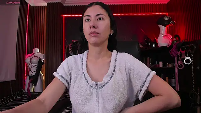 Snapshot of XiaQueen chatting on 12/05/25, 11:20 XiaQueen online show from 12/05/25, 11:20