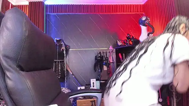 XiaQueen online show from 01/15/26, 11:35