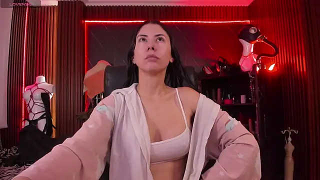 XiaQueen online show from 12/19/25, 11:56