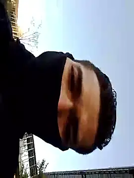 Snapshot of 1Dseralmora2 chatting on 11/12/25, 01:48 1Dseralmora2 online show from 11/12/25, 01:48