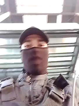 Snapshot of 1Dseralmora2 chatting on 10/26/25, 01:22 1Dseralmora2 online show from 10/26/25, 01:22