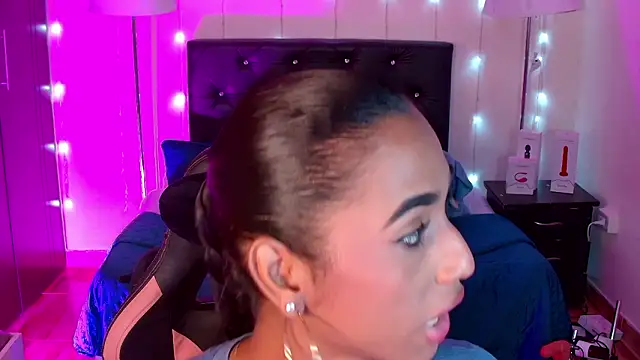 Snapshot of Alissemasiel chatting on 02/03/26, 04:56 Alissemasiel online show from 02/03/26, 04:56