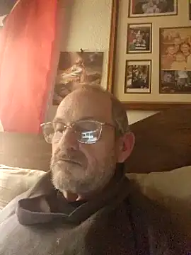 Snapshot of Dara4q chatting on 02/24/25, 12:30 Dara4q online show from 02/24/25, 12:30