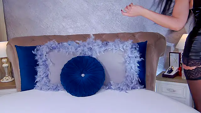 AlessiaExquisit online show from 11/08/25, 09:29