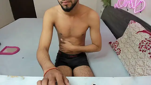 Queen Couple online show from 11/06/25, 05:22