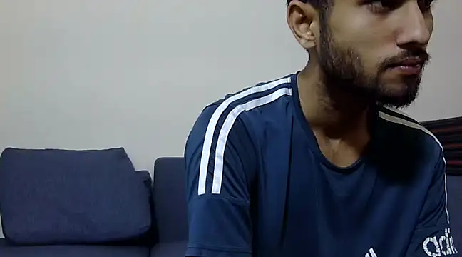 Snapshot of Queen_Couple chatting on 03/09/25, 06:28 Queen Couple online show from 03/09/25, 06:28