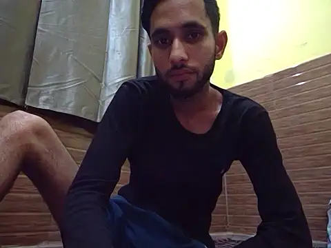 Snapshot of Queen_Couple chatting on 03/02/25, 04:14 Queen Couple online show from 03/02/25, 04:14