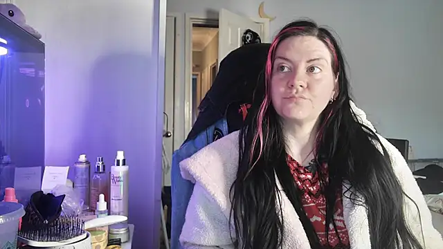 AureliaXOX online show from 12/21/25, 11:01