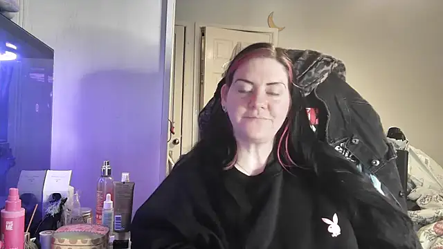 AureliaXOX online show from 11/30/25, 04:52