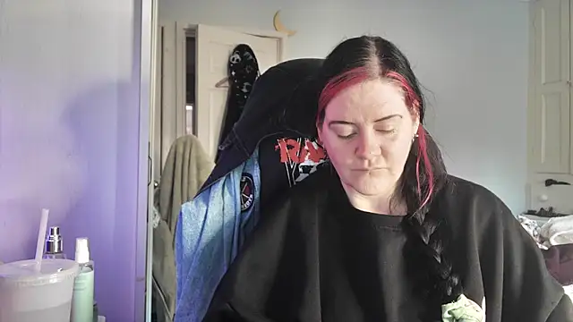 AureliaXOX online show from 11/18/25, 09:23