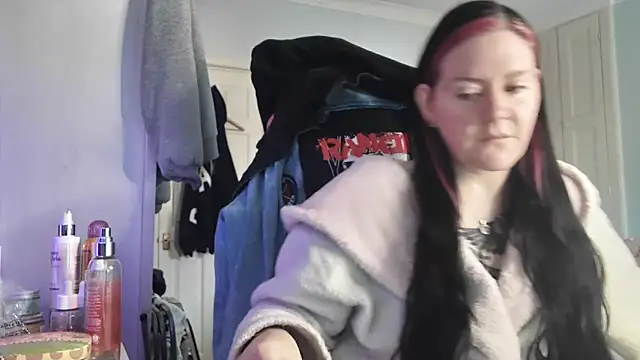 AureliaXOX online show from 11/03/25, 09:46