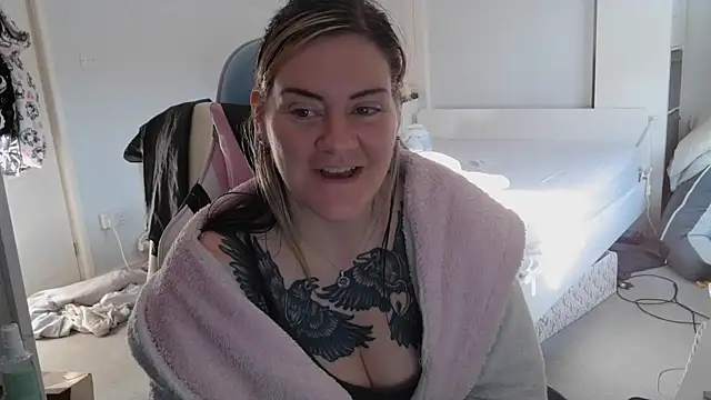 Snapshot of AureliaXOX chatting on 03/02/25, 03:52 AureliaXOX online show from 03/02/25, 03:52