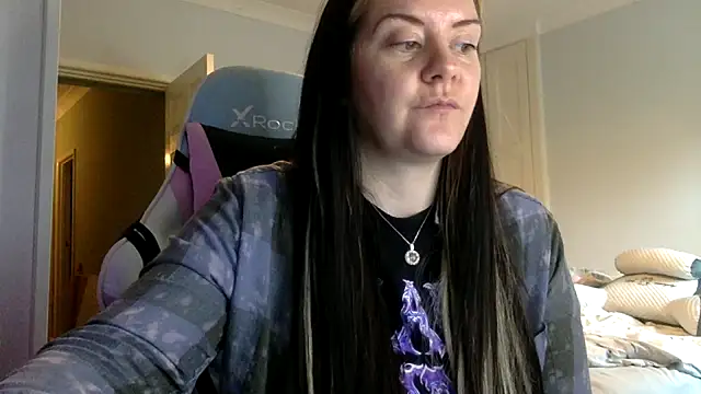 Snapshot of AureliaXOX chatting on 02/07/25, 11:45 AureliaXOX online show from 02/07/25, 11:45