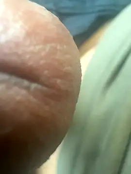 Snapshot of sark0606 chatting on 09/10/25, 10:47 sark0606 online show from 09/10/25, 10:47