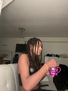 Aurianne online show from 12/18/25, 09:07